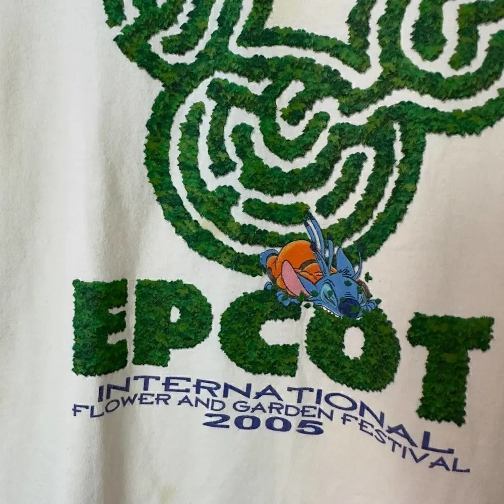 Vintage Rare Walt Disney World Epcot Graphic T-Shirt Size Large 2005 Unisex